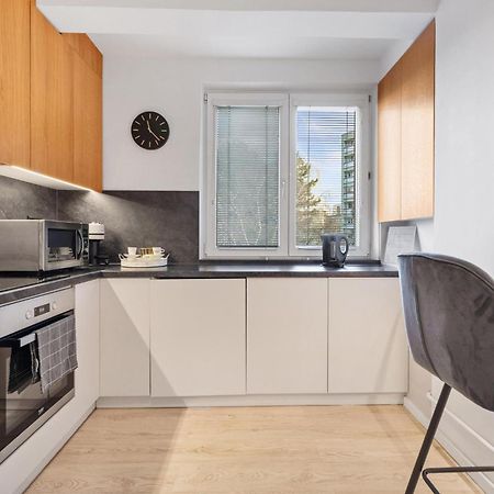 Barbyb Apartment - With Free Parking ブラチスラヴァ エクステリア 写真