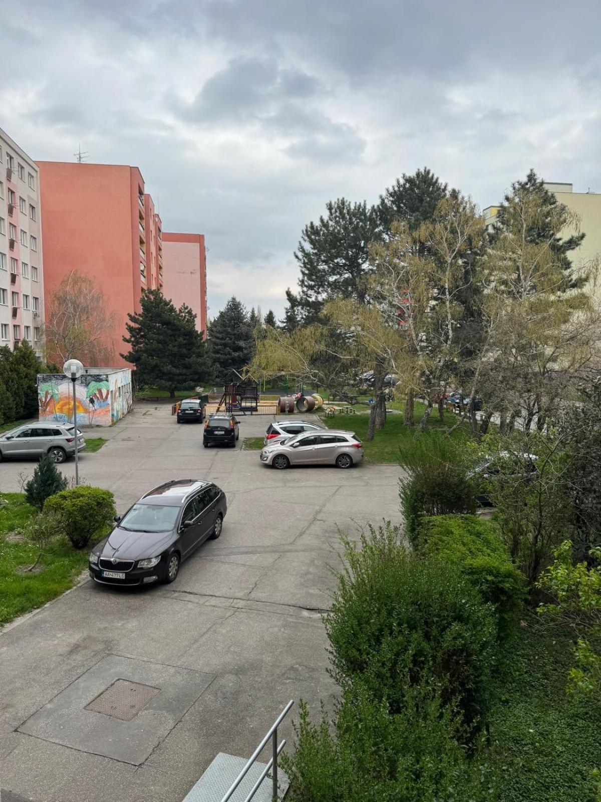 Barbyb Apartment - With Free Parking ブラチスラヴァ エクステリア 写真